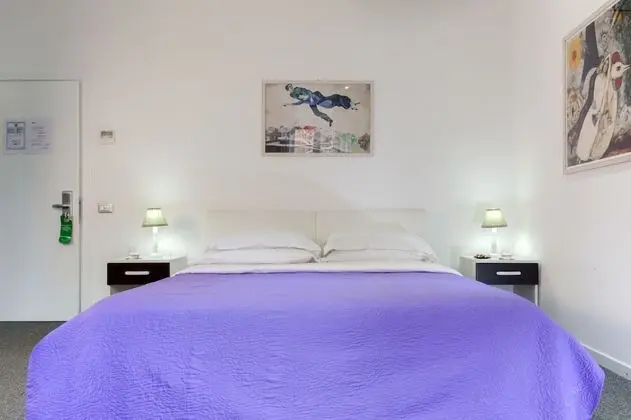 Deluxe Oda, 1 En Büyük (King) Boy Yatak