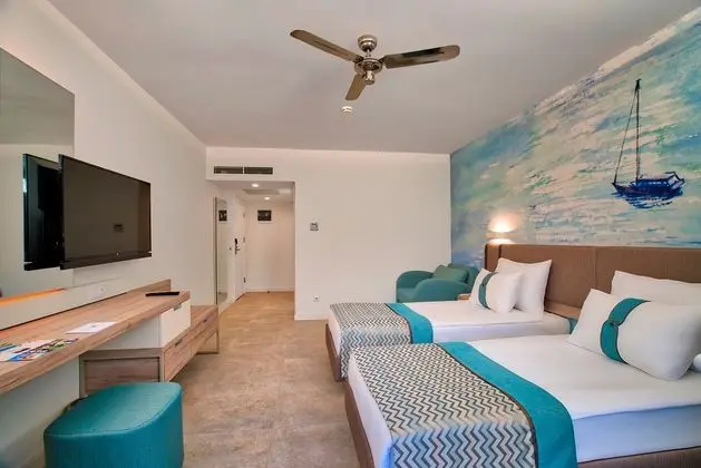 https://imagessl.etstur.com/files/images/hotelImages/TR/51537/l/Pirates-Beach-Club-Oda-258433.jpg