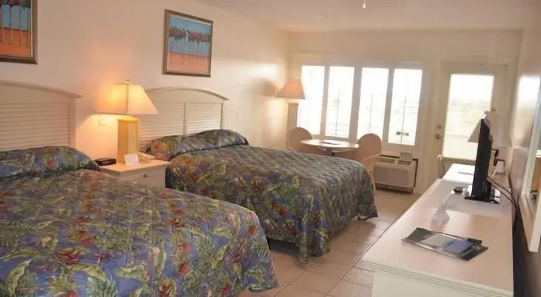 Queen Room, 2 Queen Beds, Water View, Balcony, Non-Smoking