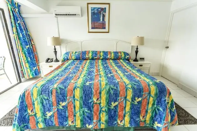 Stüdyo, Balkon, Havuz Manzaralı