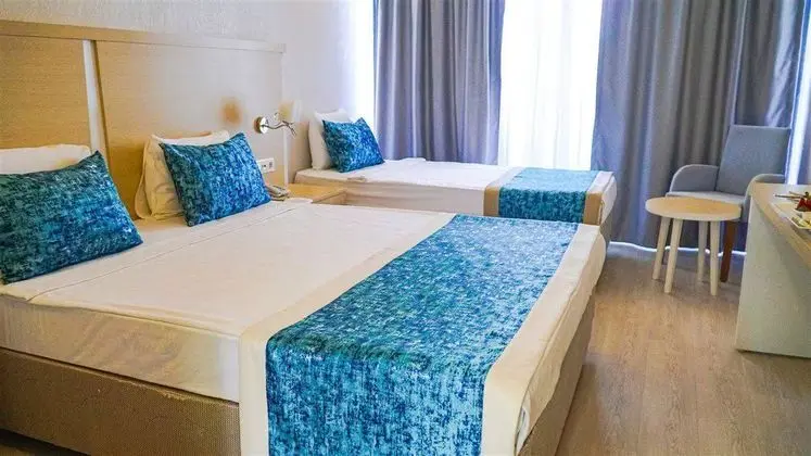 https://images.etstur.com/imgproxy/resize/2560x1440/files/images/hotelImages/etsrooms/517068/Pirates_Park_Resort_Ex._Festival_Nature_Hotel__20250116152727_19.jpg