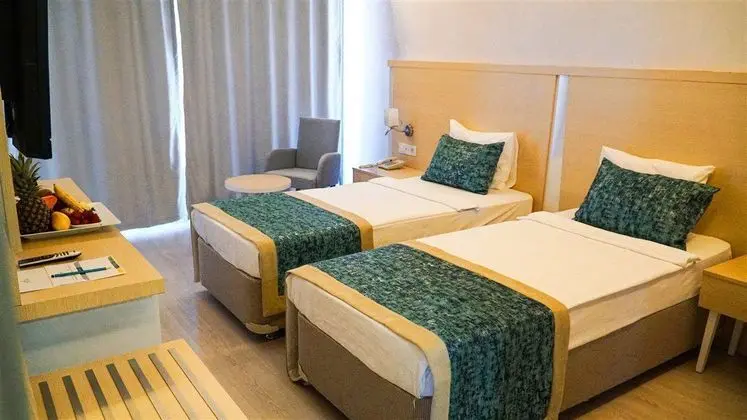 https://images.etstur.com/imgproxy/resize/2560x1440/files/images/hotelImages/etsrooms/517068/Pirates_Park_Resort_Ex._Festival_Nature_Hotel__20250116152727_20.jpg