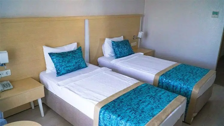 https://images.etstur.com/imgproxy/resize/2560x1440/files/images/hotelImages/etsrooms/517068/Pirates_Park_Resort_Ex._Festival_Nature_Hotel__20250116152727_21.jpg