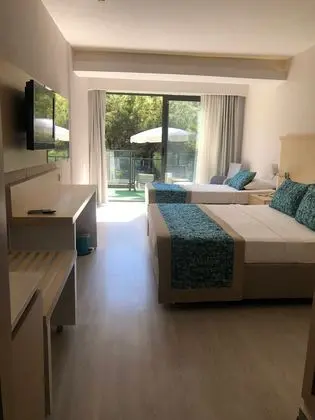 https://images.etstur.com/imgproxy/resize/2560x1440/files/images/hotelImages/etsrooms/517068/Pirates_Park_Resort_Ex._Festival_Nature_Hotel__20250116152727_24.jpeg