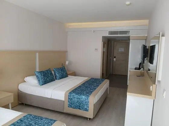 https://images.etstur.com/imgproxy/resize/2560x1440/files/images/hotelImages/etsrooms/517068/Pirates_Park_Resort_Ex._Festival_Nature_Hotel__20250116152727_25.jpeg