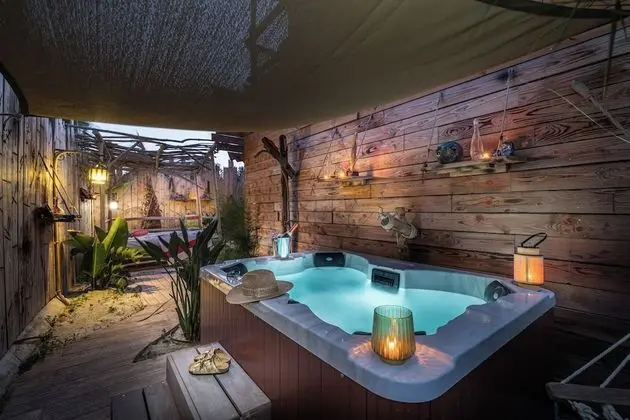 Luxury Süit, 2 Yatak Odası, Teras, Havuz Manzaralı