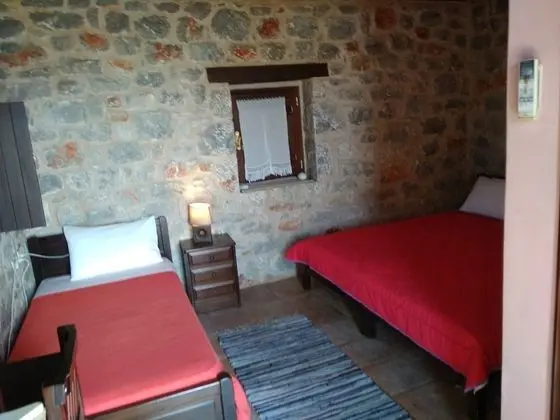 Üç Kişilik Oda