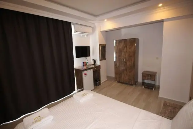 City Tek Büyük Yataklı Oda