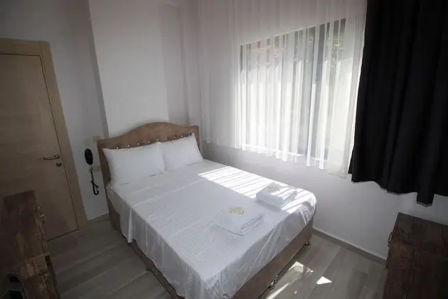City Tek Büyük Yataklı Oda