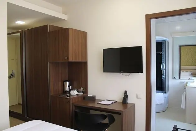 Basic Tek Büyük Yataklı Oda
