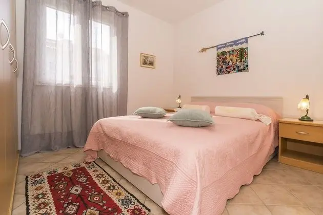 Apart Daire, 1 Büyük (Queen) Boy Yatak