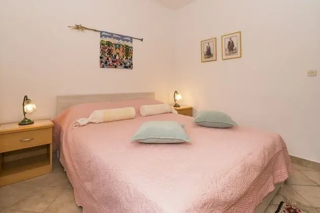 Apart Daire, 1 Büyük (Queen) Boy Yatak