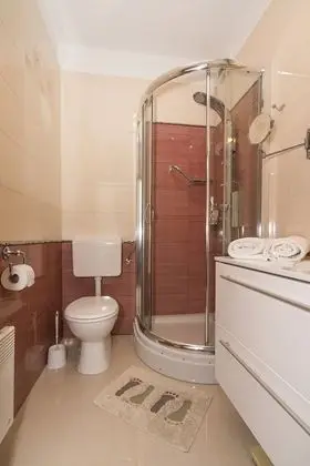 Apart Daire, 1 Büyük (Queen) Boy Yatak