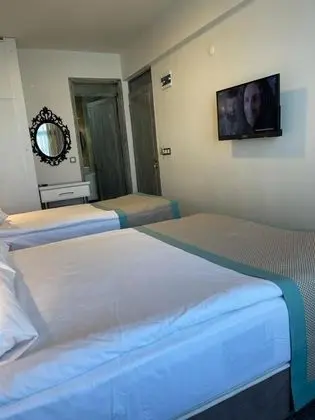Triple, Bahçe Manzaralı