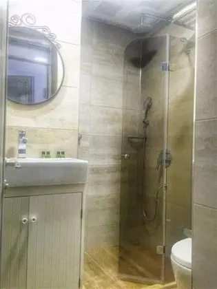 Triple, Bahçe Manzaralı