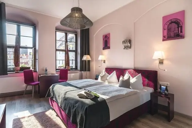 Comfort Tek Büyük Yataklı Oda