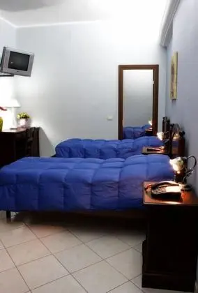 Üç Kişilik Oda