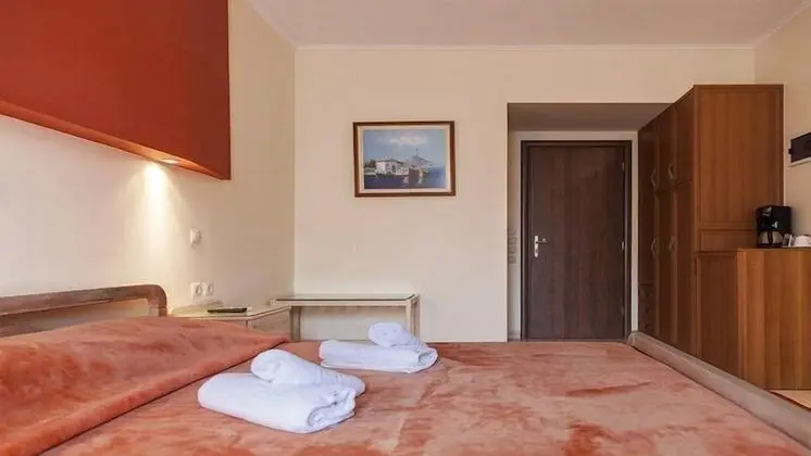 Standard Tek Büyük veya İki Ayrı Yataklı Oda