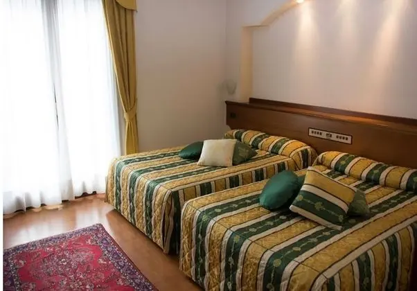 Tek Büyük veya İki Ayrı Yataklı Oda