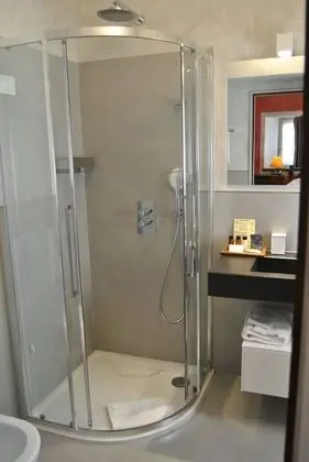 Standard Tek Büyük veya İki Ayrı Yataklı Oda