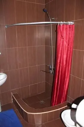 Basic Tek Büyük veya İki Ayrı Yataklı Oda