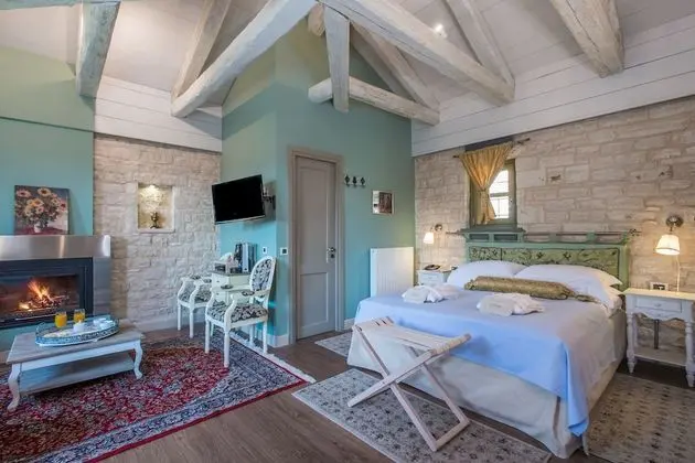 Bridal Suite with jacuzzi and fireplace