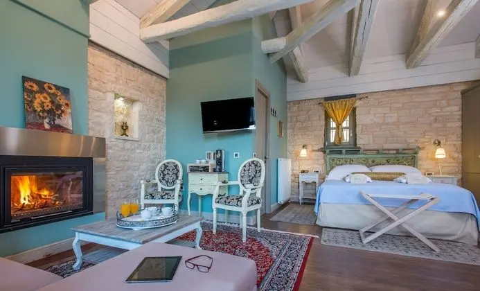 Bridal Suite with jacuzzi and fireplace