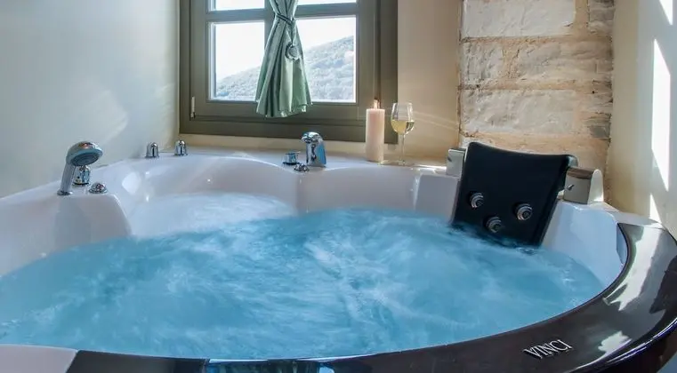 Bridal Suite with jacuzzi and fireplace