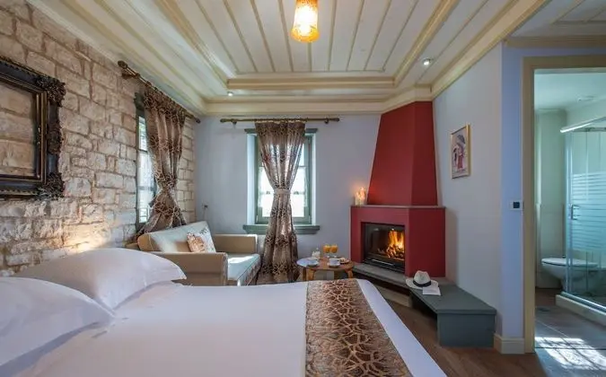Design Oda, Şömine, Dağ Manzaralı