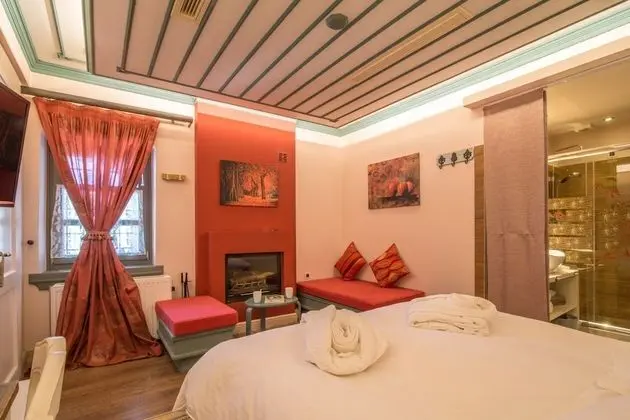 Design Oda, Şömine, Dağ Manzaralı