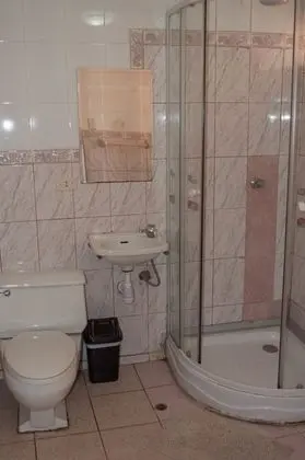 Üç Kişilik Oda