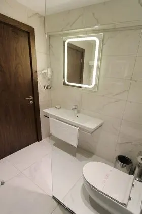 Comfort Tek Büyük Yataklı Oda