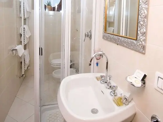 Dört Kişilik Oda, Özel Banyo