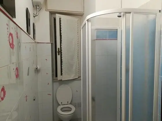 Ortak Ranzalı Oda, Karma Ranzalı Oda, Ortak Banyo