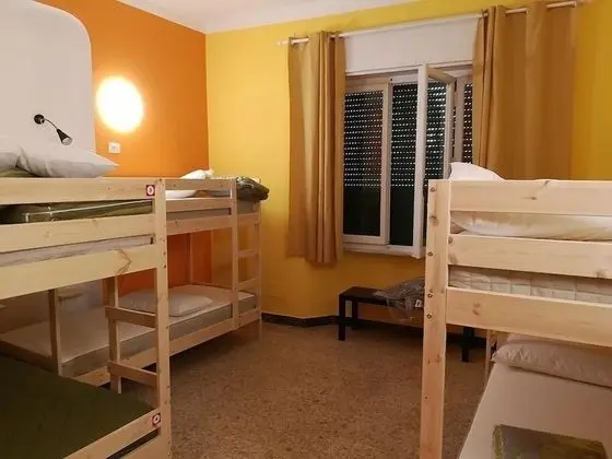 Ortak Ranzalı Oda, Sadece kadınlar için, Ortak Banyo