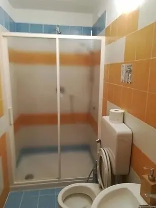 Tek Büyük Yataklı Oda, Ortak Banyo