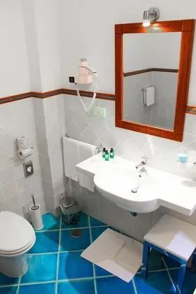 Superior Tek Büyük Yataklı Oda, Kısmi Deniz Manzaralı