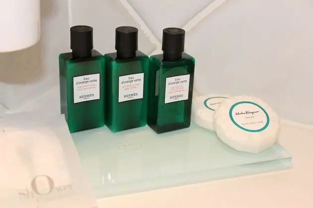 Superior Tek Büyük Yataklı Oda, Kısmi Deniz Manzaralı