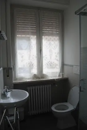 Dört Kişilik Oda, Banyolu/Duşlu (with balcony)