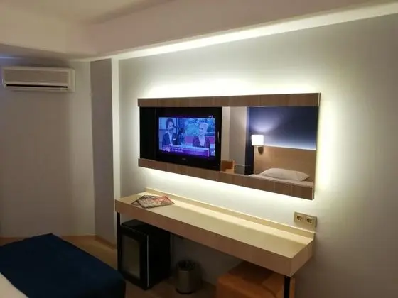 Twin, Sokak Manzaralı