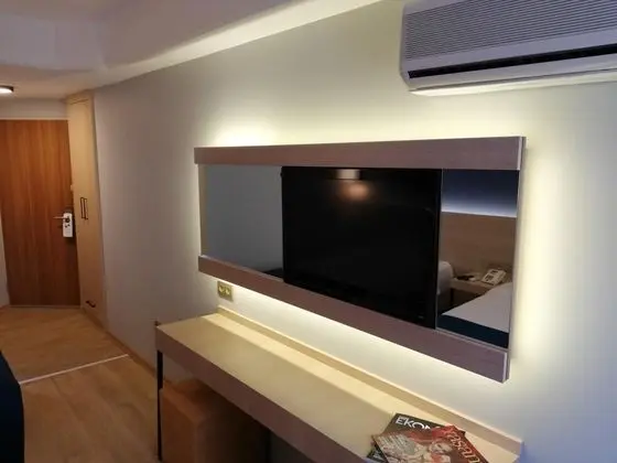 Twin, Sokak Manzaralı
