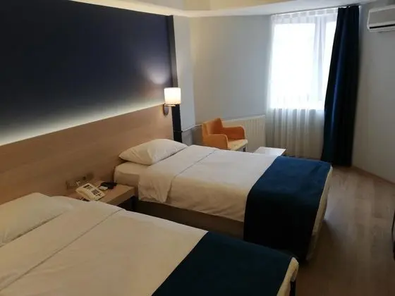 Twin, Sokak Manzaralı