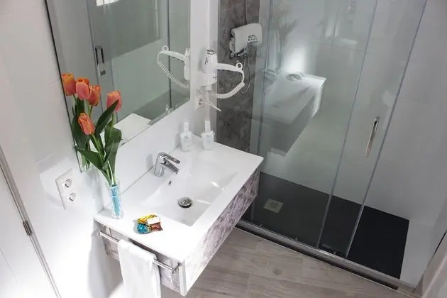 Tek Kişilik Oda, Özel Banyo (en apartamento compartido)