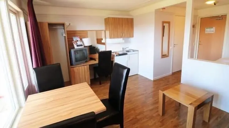 Tek Büyük Yataklı Oda, Balkon (Kitchenette)