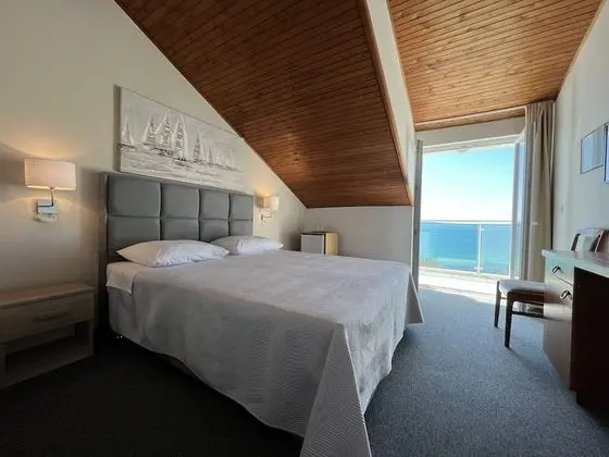 Tek Büyük Yataklı Oda, Balkon, Deniz Manzaralı (2nd Floor)