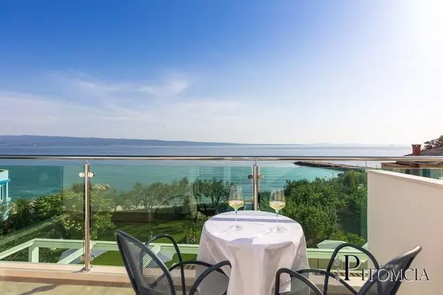 Tek Büyük Yataklı Oda, Balkon, Deniz Manzaralı (2nd Floor)