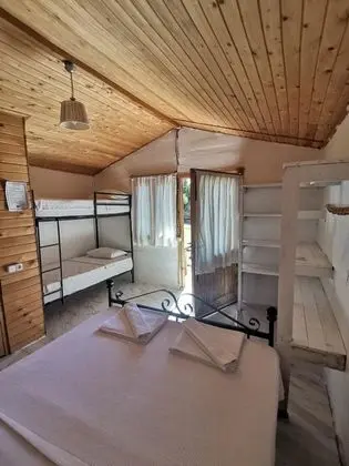 Aile Odası, Bahçe Manzaralı