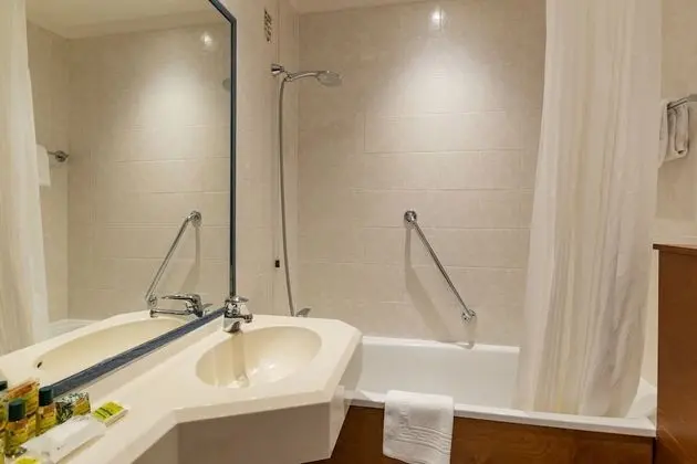 Comfort Tek Büyük veya İki Ayrı Yataklı Oda