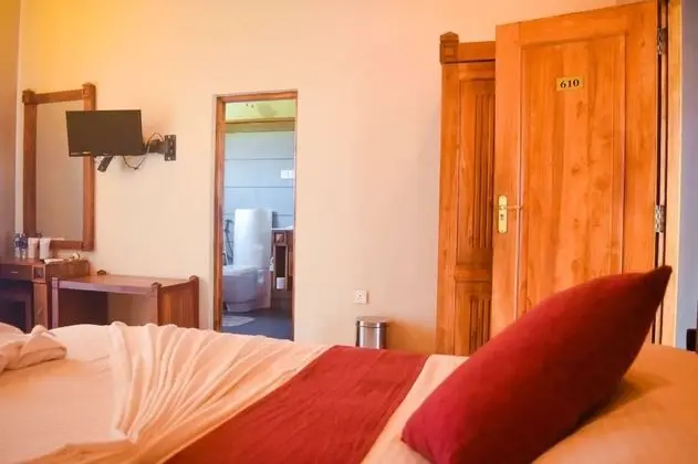 Deluxe Tek Büyük Yataklı Oda, Göl Manzaralı