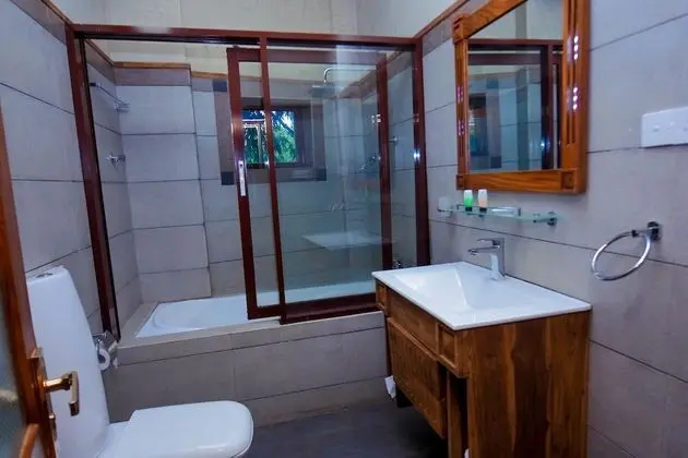 Deluxe Tek Büyük Yataklı Oda, Göl Manzaralı